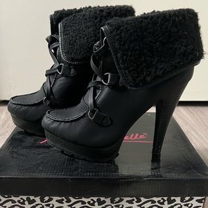 Anne Michelle Faux Fur Fold Down Lug Sole Ankle Booties Women’s Size 8.5